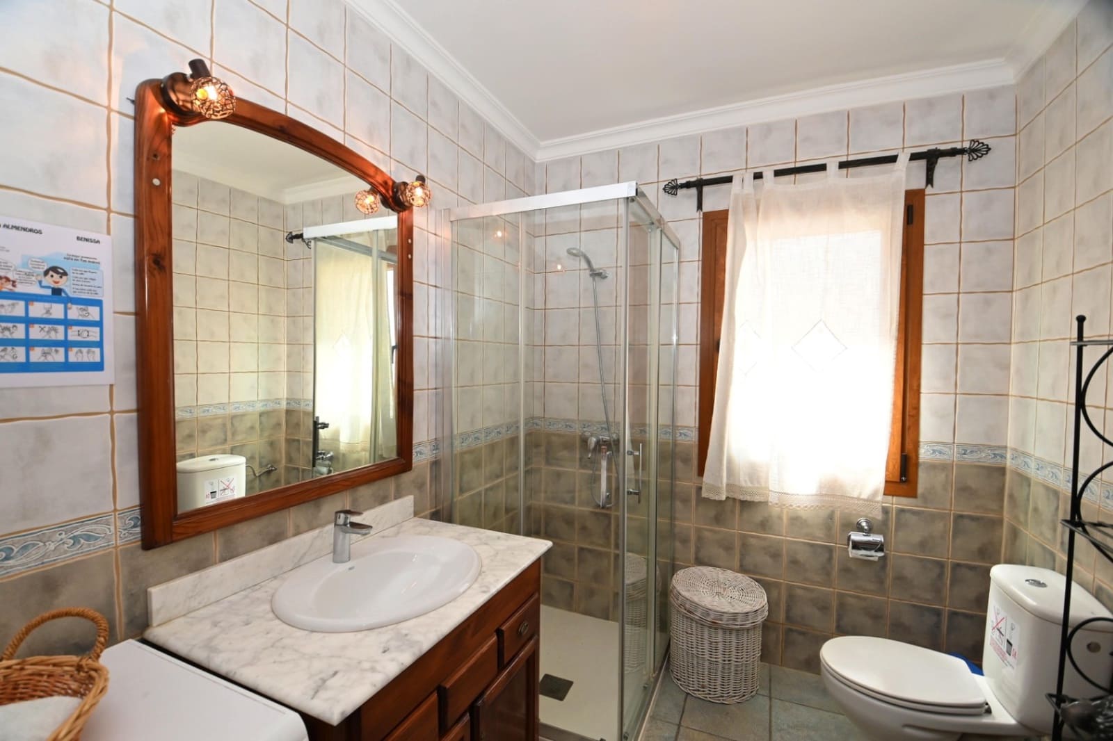 9 makuuhuone Huvila myytävänä paikassa Benissa mukana uima-altaan 
autotalli - 680 000 € (Ref: 8923314)