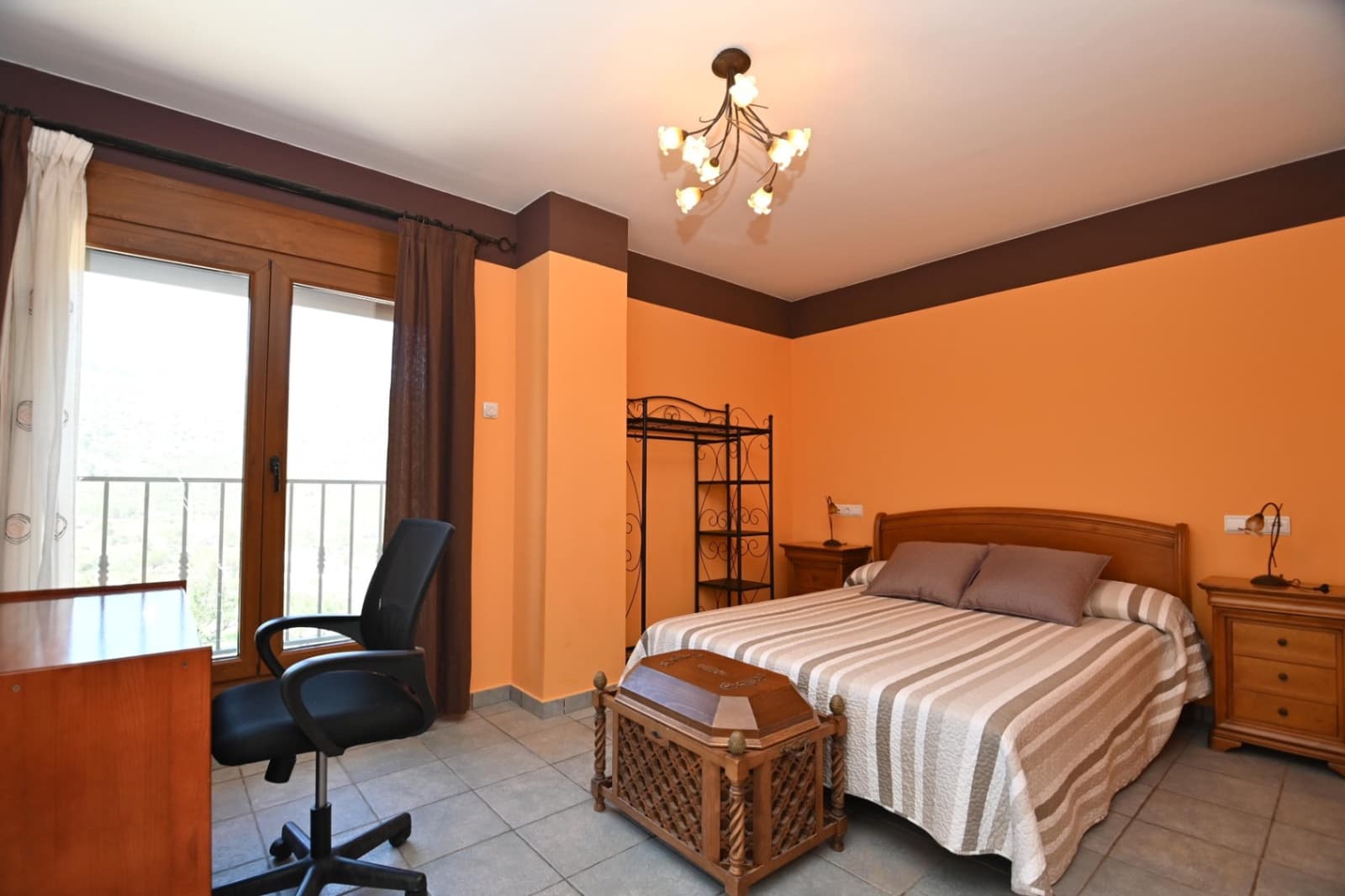 9 makuuhuone Huvila myytävänä paikassa Benissa mukana uima-altaan 
autotalli - 680 000 € (Ref: 8923314)