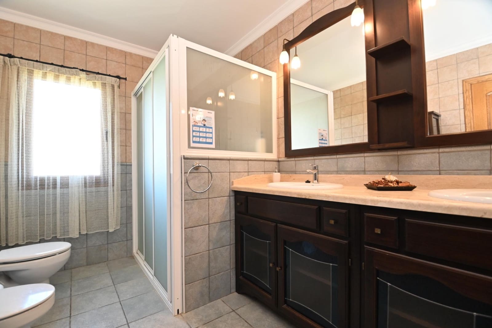 9 makuuhuone Huvila myytävänä paikassa Benissa mukana uima-altaan 
autotalli - 680 000 € (Ref: 8923314)