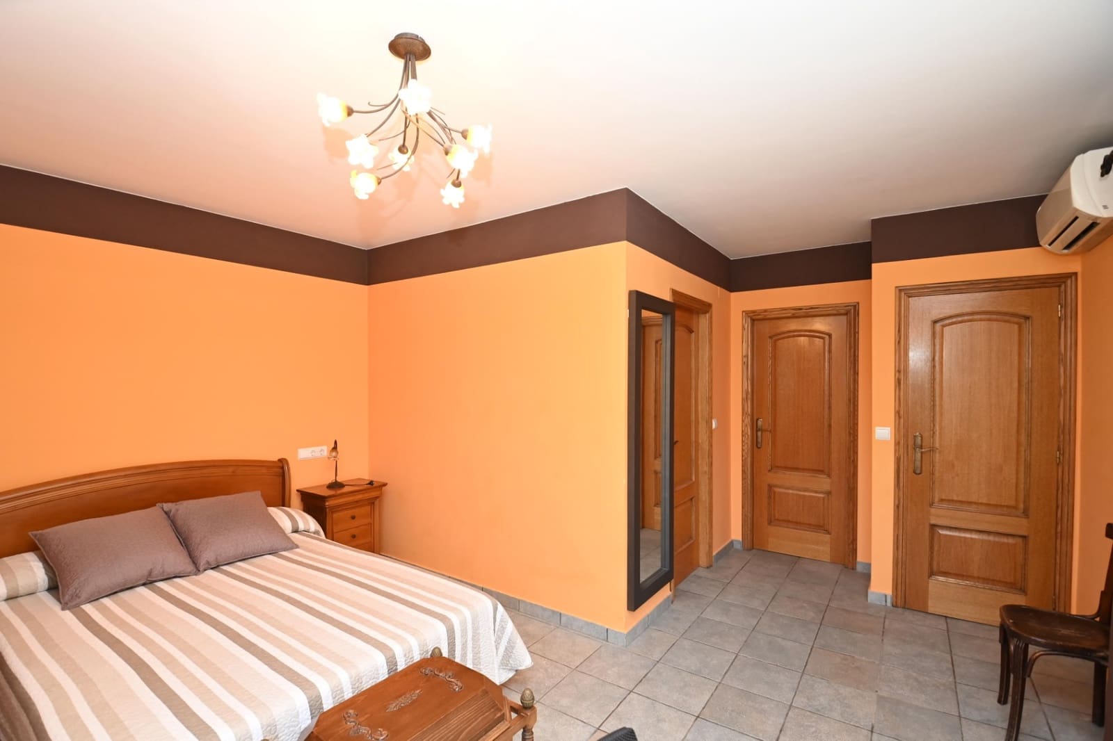 9 makuuhuone Huvila myytävänä paikassa Benissa mukana uima-altaan 
autotalli - 680 000 € (Ref: 8923314)