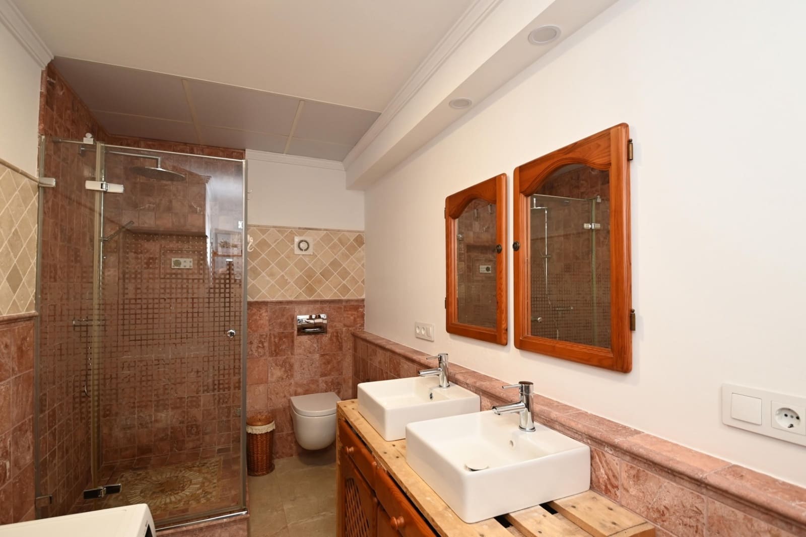 9 makuuhuone Huvila myytävänä paikassa Benissa mukana uima-altaan 
autotalli - 680 000 € (Ref: 8923314)