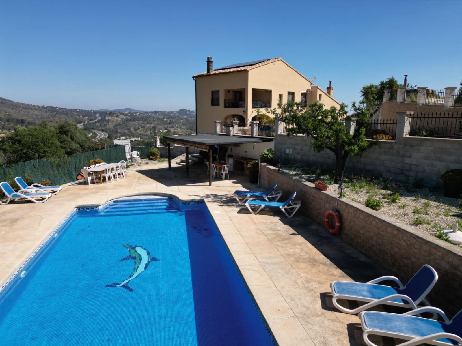 9 makuuhuone Huvila myytävänä paikassa Benissa mukana uima-altaan 
autotalli - 680 000 € (Ref: 8923314)