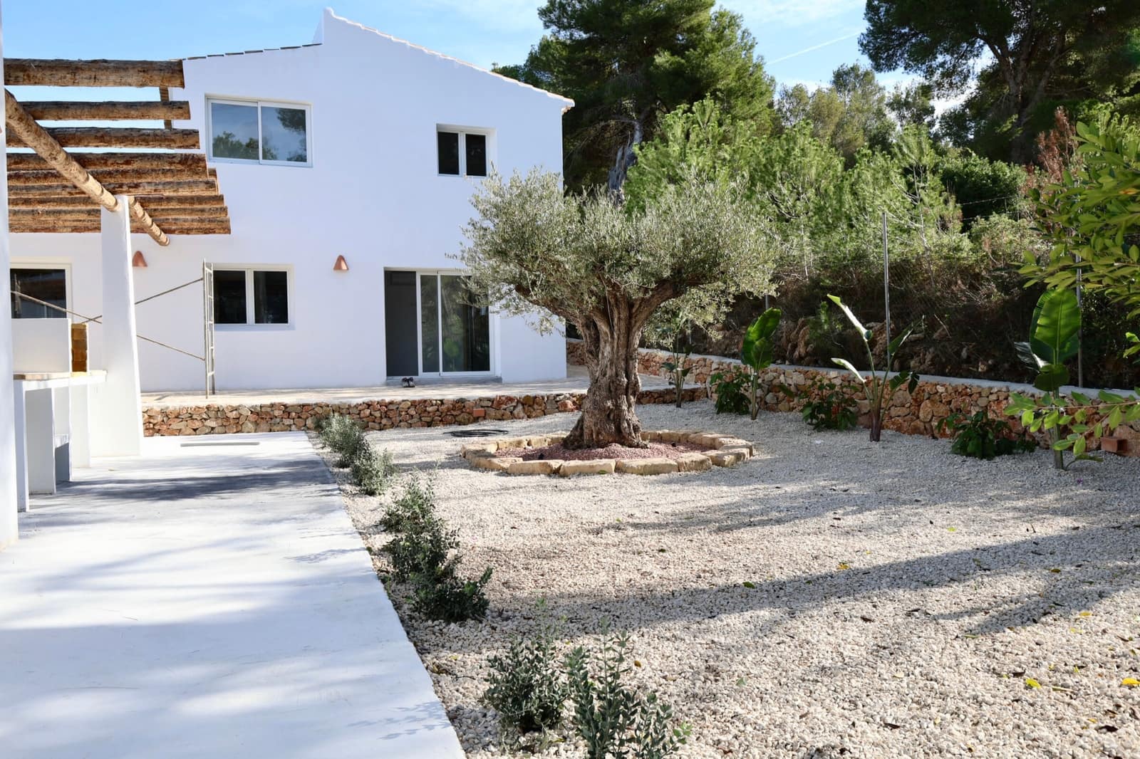 6 bedroom Villa for sale in Javea / Xabia with pool - € 1,250,000 (Ref: 8987908)