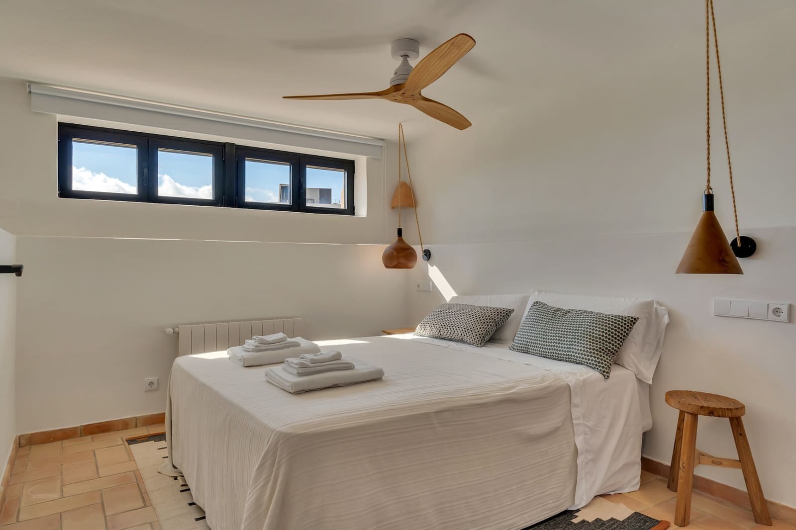 4 bedroom Villa for sale in Javea / Xabia with pool - € 1,295,000 (Ref: 8987914)