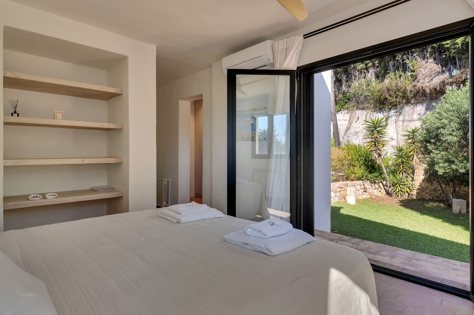 4 bedroom Villa for sale in Javea / Xabia with pool - € 1,295,000 (Ref: 8987914)