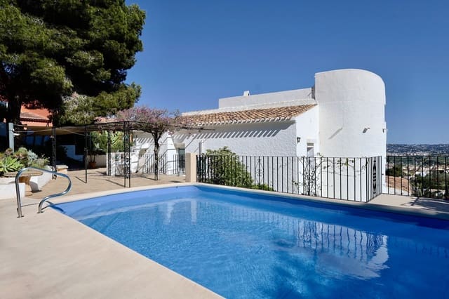 Chalet de 4 habitaciones en Javea / Xàbia en venta con piscina - 950.000 € (Ref: 8987919)