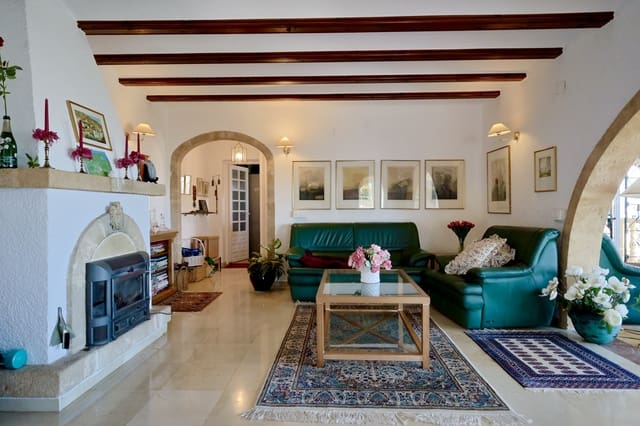 Chalet de 4 habitaciones en Javea / Xàbia en venta con piscina - 950.000 € (Ref: 8987919)