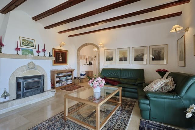 Chalet de 4 habitaciones en Javea / Xàbia en venta con piscina - 950.000 € (Ref: 8987919)