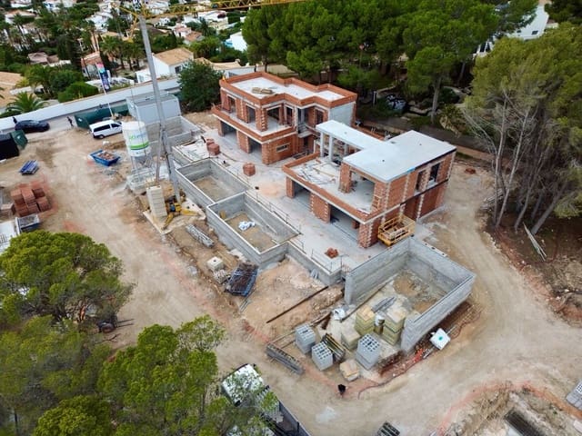 3 soveværelse Villa til salg i Teulada Pueblo, Teulada-Moraira med swimmingpool - € 1.750.000 (Ref: 8987929)