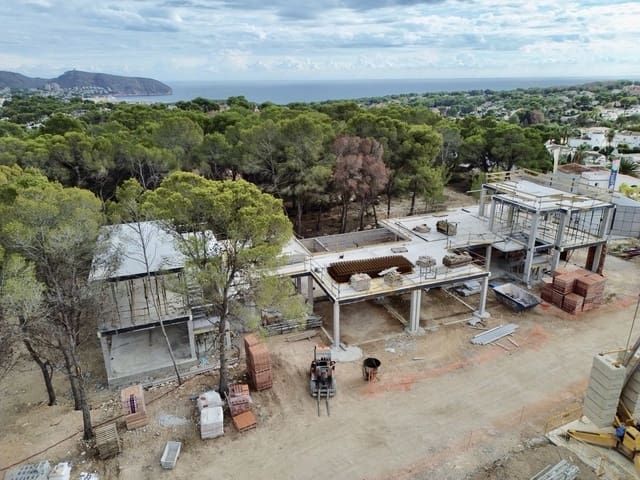3 soveværelse Villa til salg i Teulada Pueblo, Teulada-Moraira med swimmingpool - € 1.750.000 (Ref: 8987929)