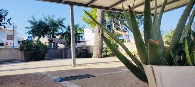 Casa de 2 habitaciones en Dénia en venta con garaje - 300.000 € (Ref: 9158237)