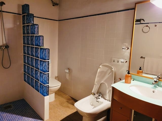 Casa de 2 habitaciones en Dénia en venta con garaje - 300.000 € (Ref: 9158237)