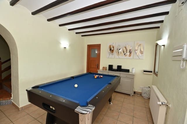 5 camera da letto Villa in vendita in Teulada Pueblo, Teulada-Moraira con piscina garage - 850.000 € (Rif: 9158238)