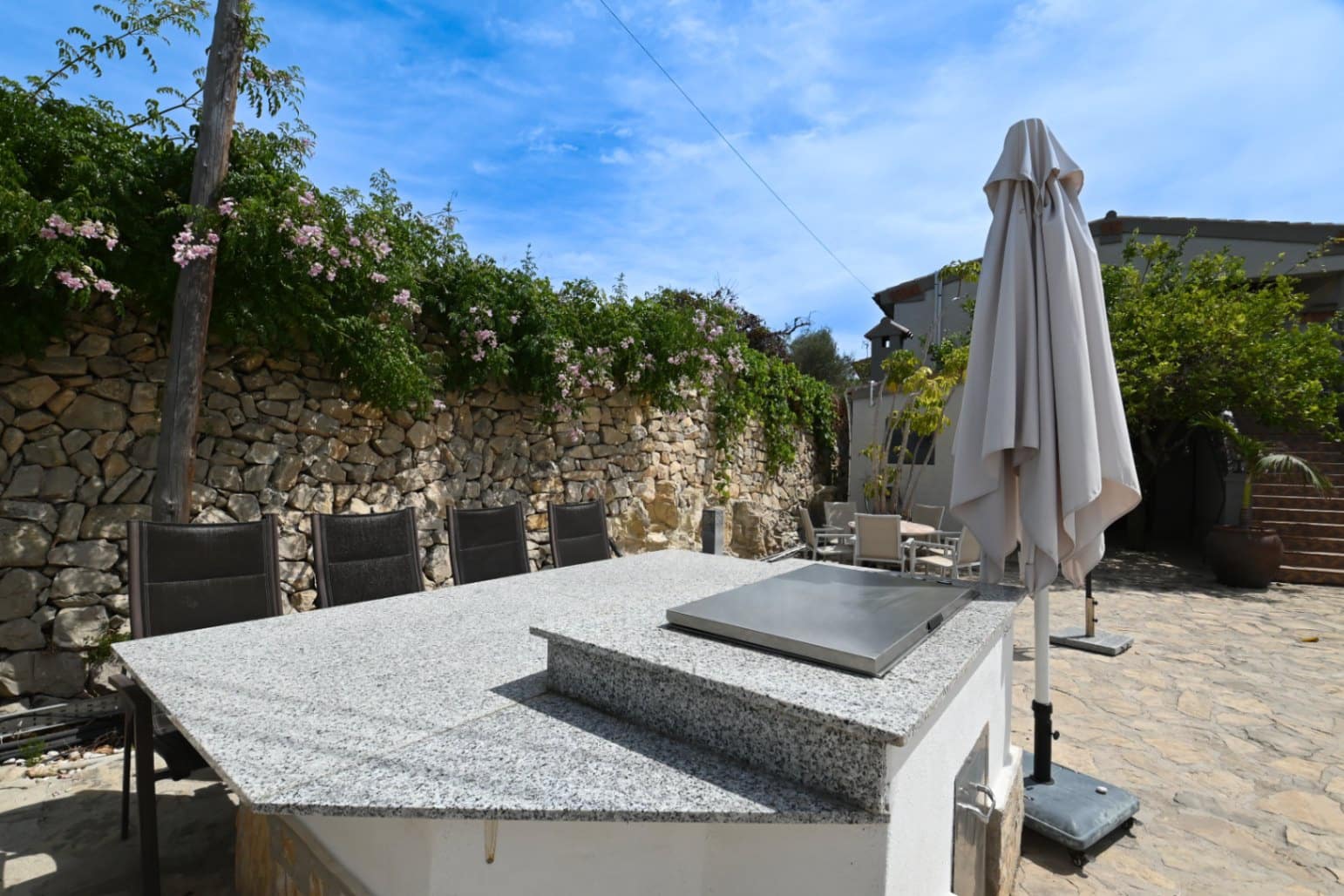 5 soverom Villa til salgs i Teulada med svømmebasseng garasje - € 850 000 (Ref: 9158238)