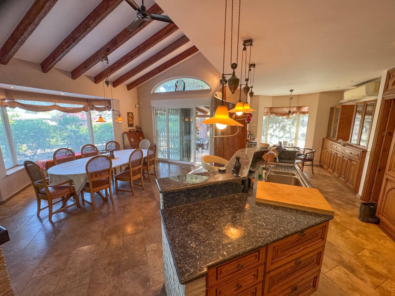 5 soveværelse Finca/Landehus til salg i Els Poblets med swimmingpool garage - € 845.000 (Ref: 9168435)