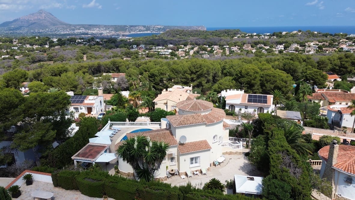 3 soveværelse Villa til salg i Javea / Xabia med swimmingpool - € 850.000 (Ref: 9447362)