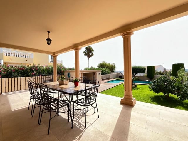 3 sypialnia Willa na sprzedaż w Beniarbeig z basenem garażem - 799 000 € (Ref: 9569590)