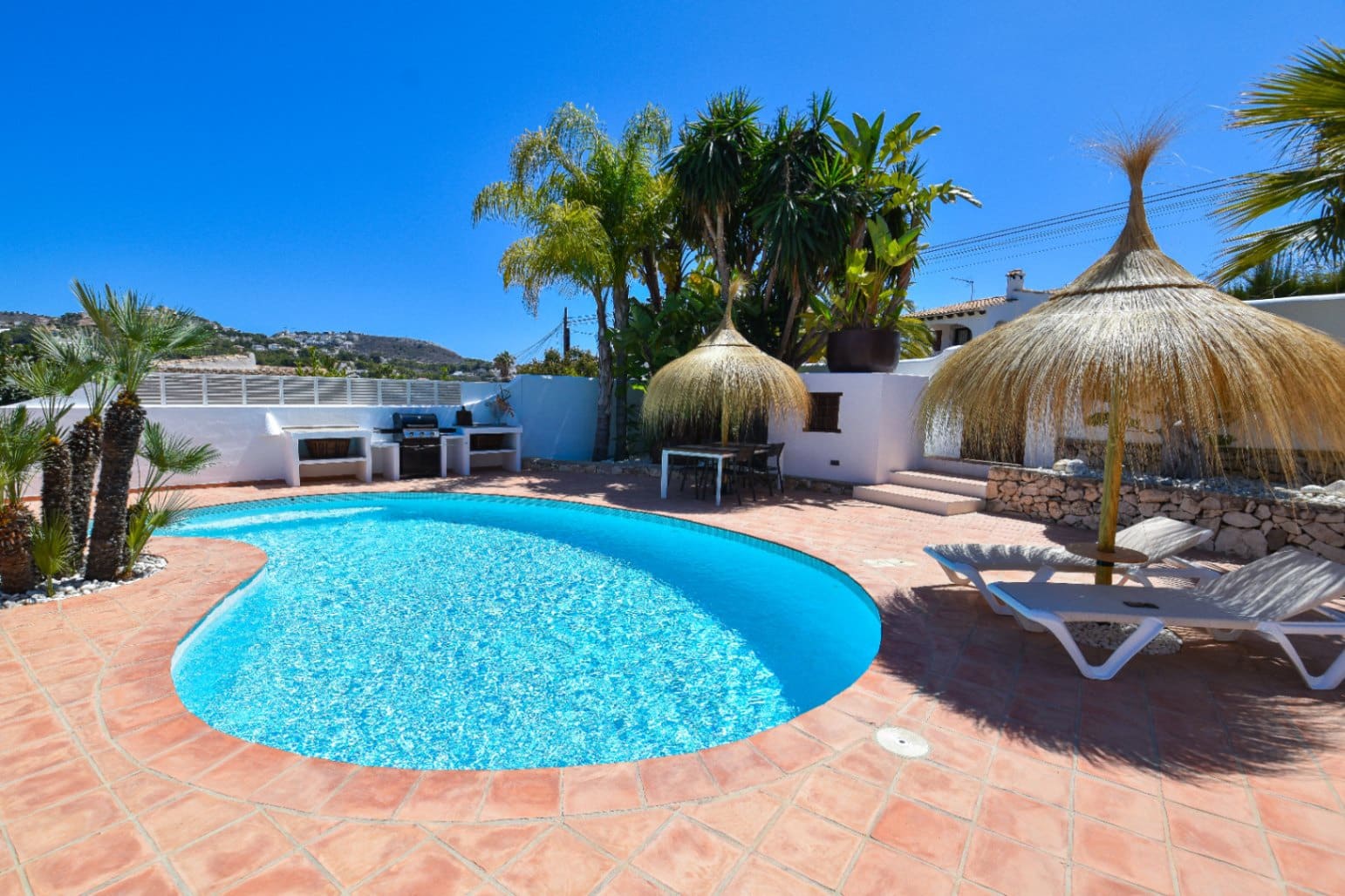 3 bedroom Villa for sale in Teulada with pool garage - € 1,230,000 (Ref: 9685139)