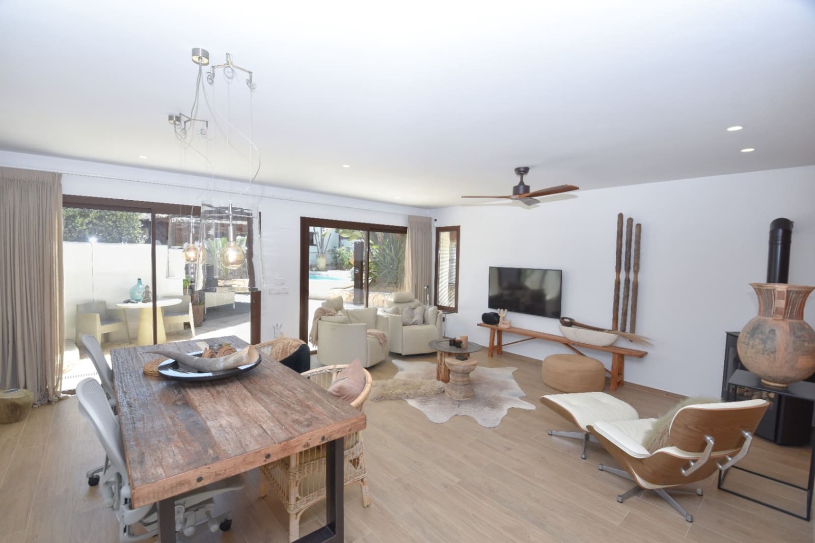 3 bedroom Villa for sale in Teulada with pool garage - € 1,230,000 (Ref: 9685139)