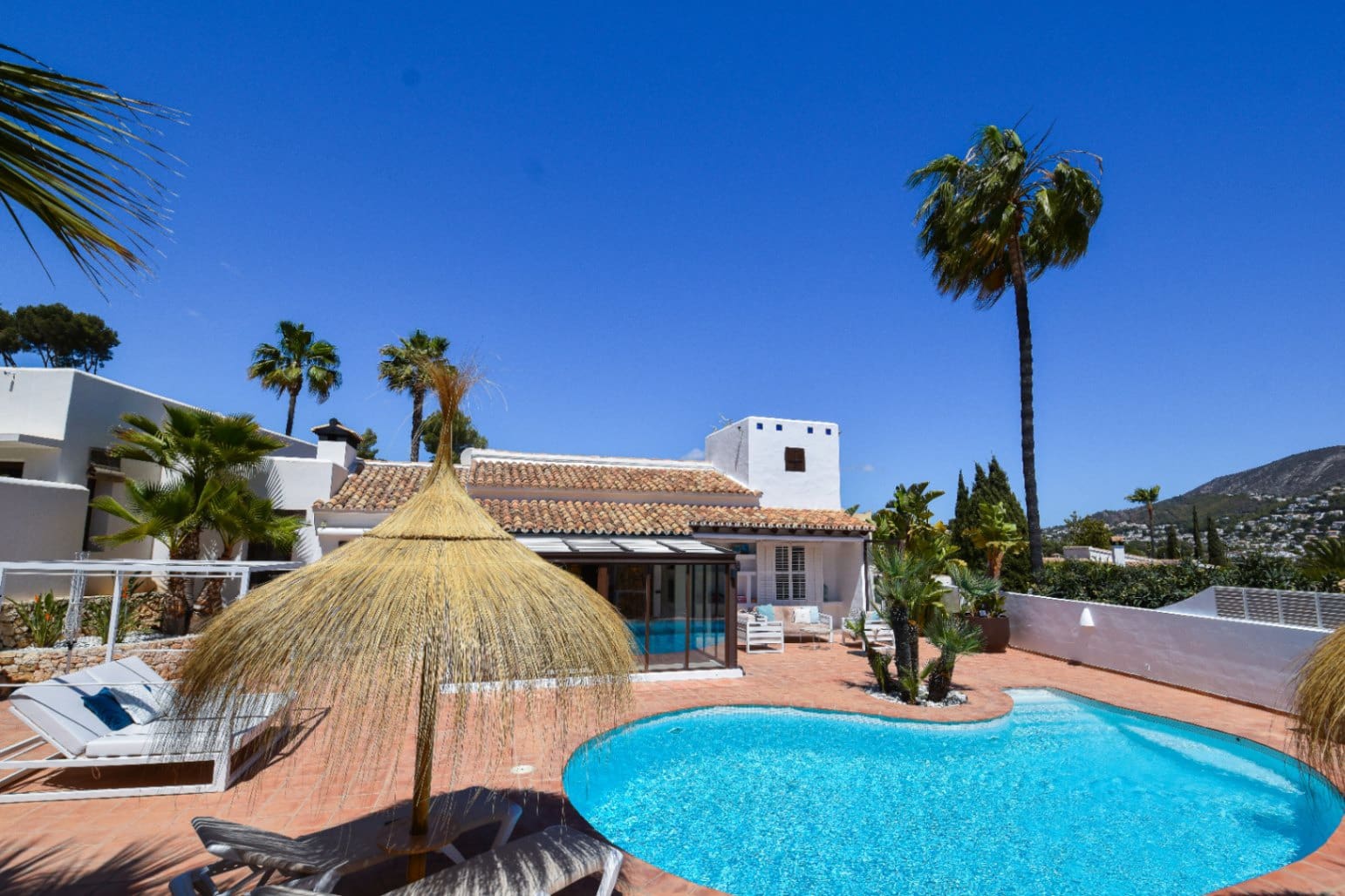 3 bedroom Villa for sale in Teulada with pool garage - € 1,230,000 (Ref: 9685139)