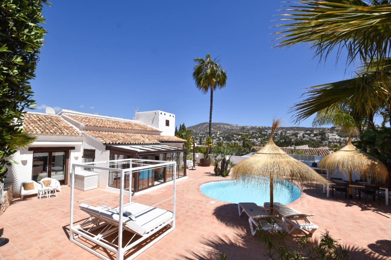 3 bedroom Villa for sale in Teulada with pool garage - € 1,230,000 (Ref: 9685139)