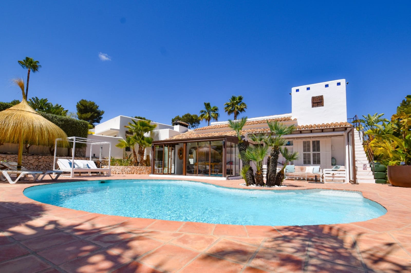 3 bedroom Villa for sale in Teulada with pool garage - € 1,230,000 (Ref: 9685139)