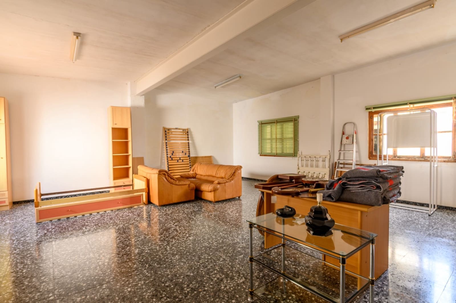 Commercial for sale in Teulada - € 395,000 (Ref: 9707783)