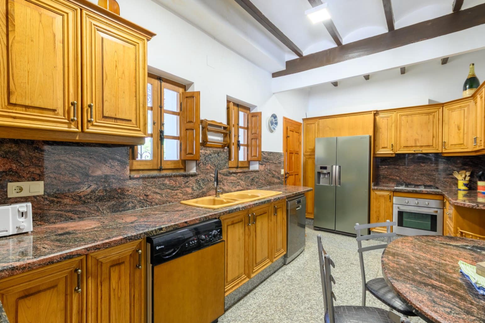 5 bedroom Villa for sale in Benissa with pool garage - € 1,725,000 (Ref: 9810451)
