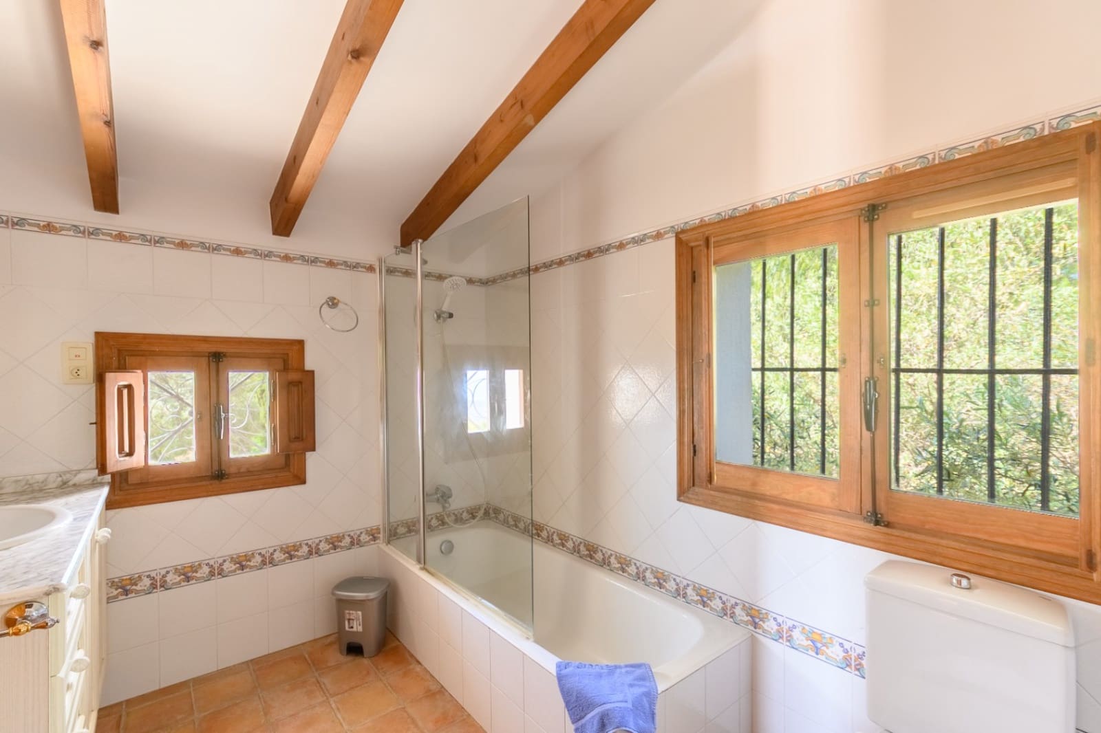5 bedroom Villa for sale in Benissa with pool garage - € 1,725,000 (Ref: 9810451)