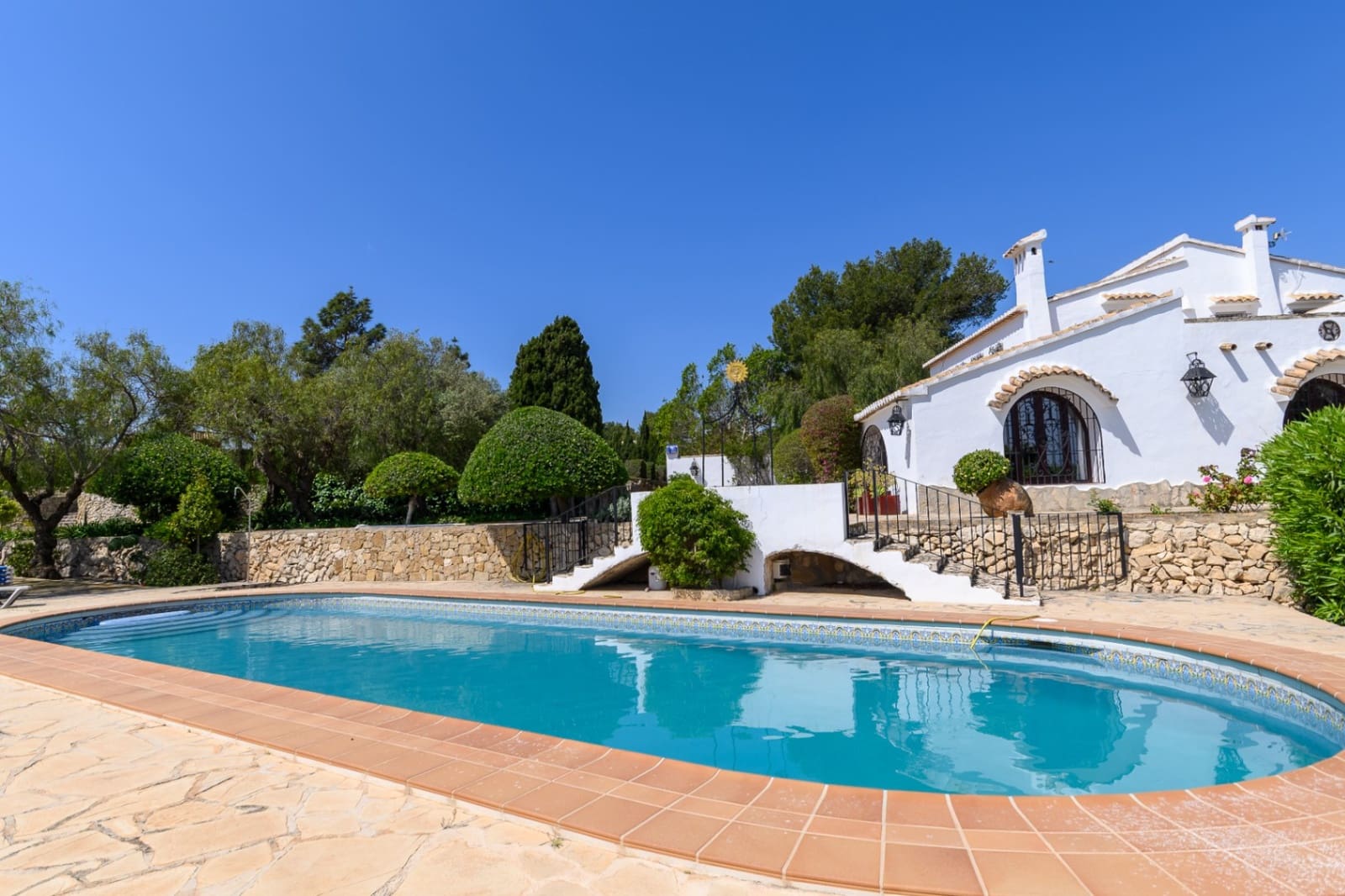 5 bedroom Villa for sale in Benissa with pool garage - € 1,725,000 (Ref: 9810451)