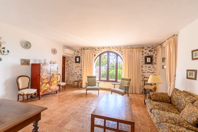 5 bedroom Villa for sale in Benissa with pool garage - € 1,725,000 (Ref: 9810451)