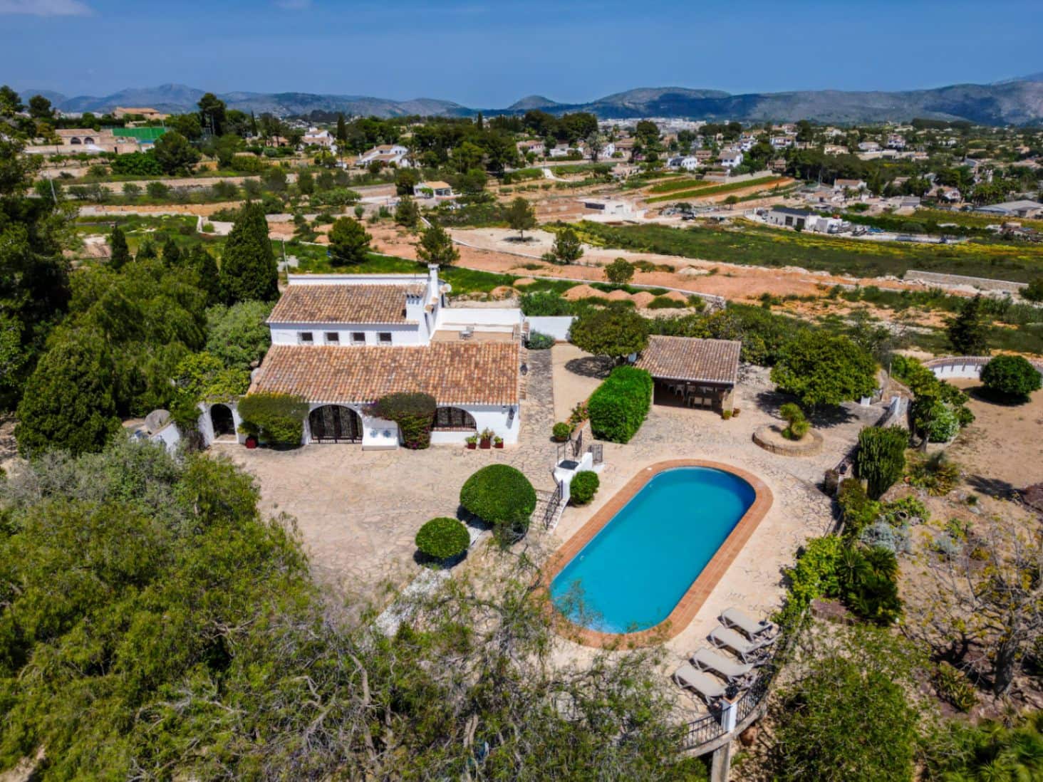 5 bedroom Villa for sale in Benissa with pool garage - € 1,725,000 (Ref: 9810451)