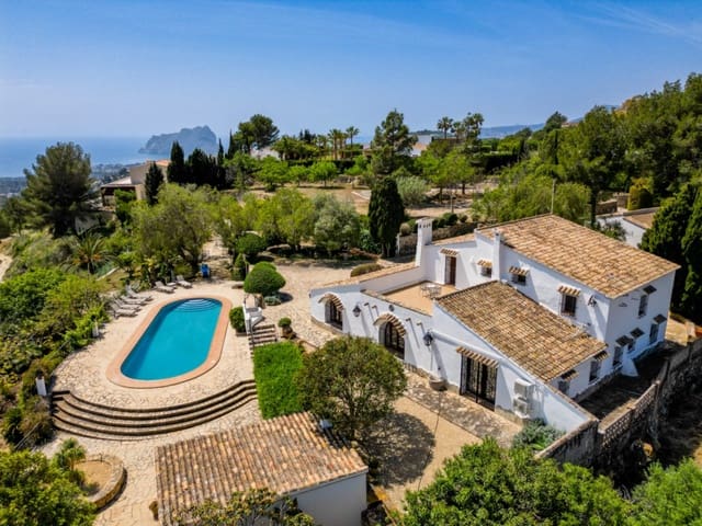 5 bedroom Villa for sale in Benissa with pool garage - € 1,725,000 (Ref: 9810451)