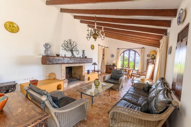 5 bedroom Villa for sale in Benissa with pool garage - € 1,725,000 (Ref: 9810451)