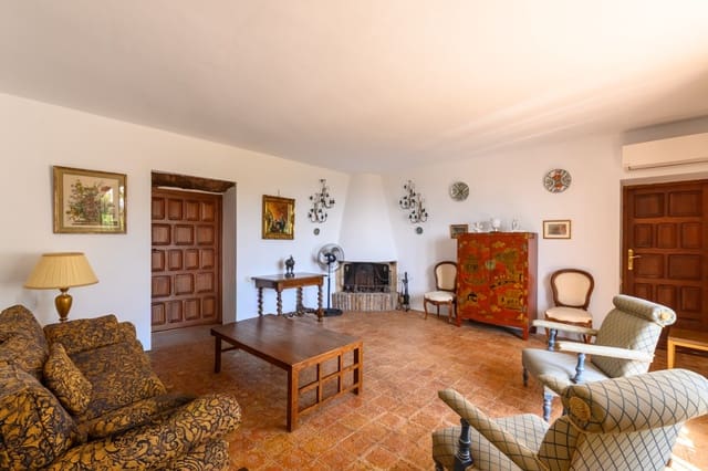 5 bedroom Villa for sale in Benissa with pool garage - € 1,725,000 (Ref: 9810451)