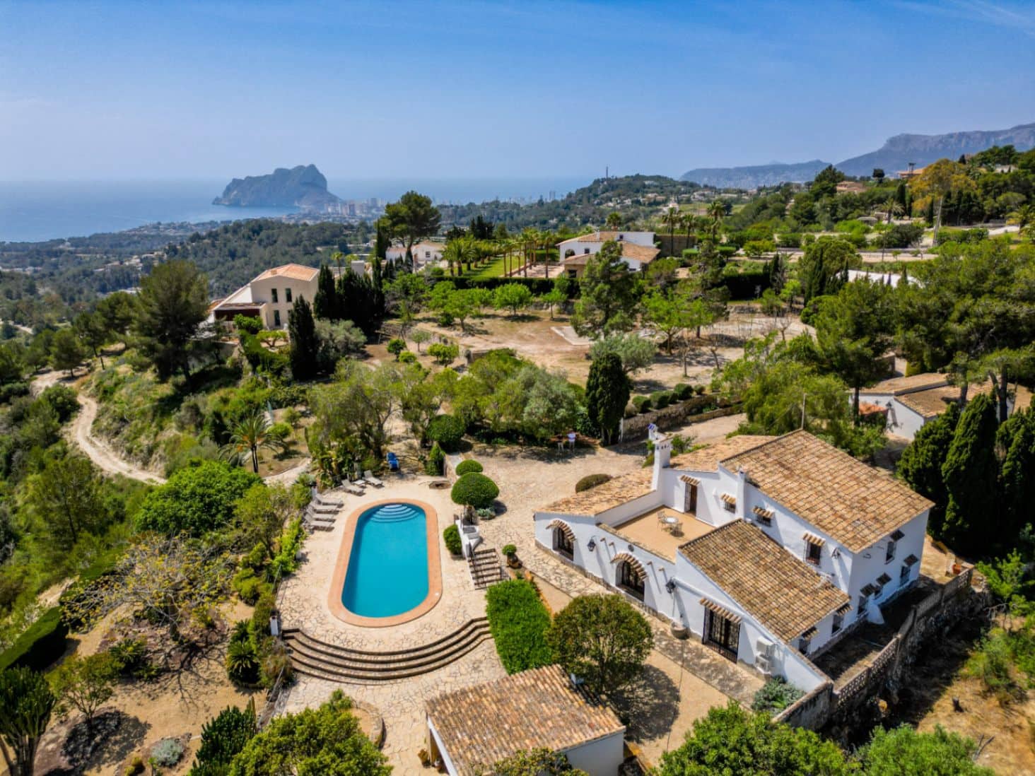 5 bedroom Villa for sale in Benissa with pool garage - € 1,725,000 (Ref: 9810451)