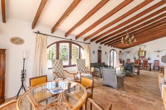 5 bedroom Villa for sale in Benissa with pool garage - € 1,725,000 (Ref: 9810451)