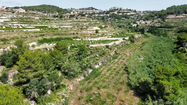 Działka budowlana na sprzedaż w Teulada Pueblo, Teulada-Moraira - 189 900 € (Ref: 9989936)