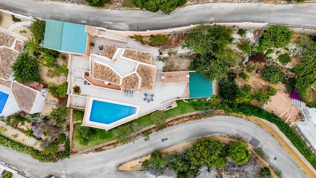 Chalet de 4 habitaciones en Javea / Xàbia en venta con piscina garaje - 750.000 € (Ref: 9834667)