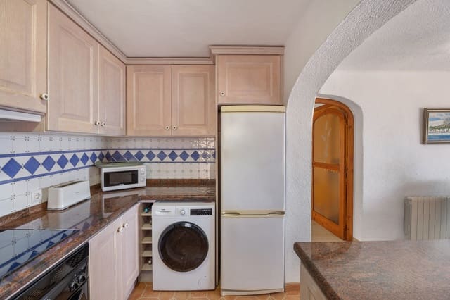Chalet de 4 habitaciones en Javea / Xàbia en venta con piscina garaje - 750.000 € (Ref: 9834667)