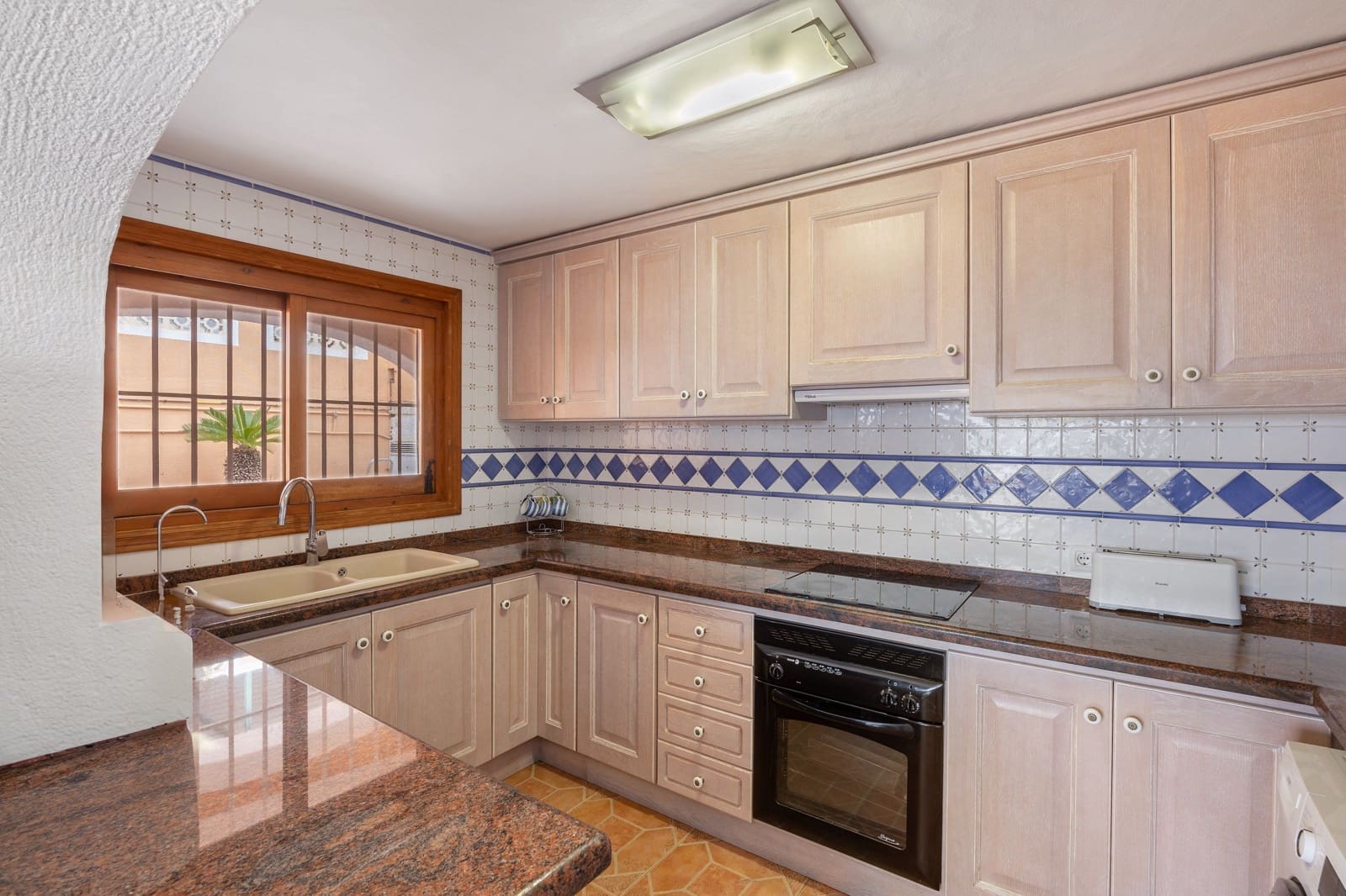 Chalet de 4 habitaciones en Javea / Xàbia en venta con piscina garaje - 750.000 € (Ref: 9834667)