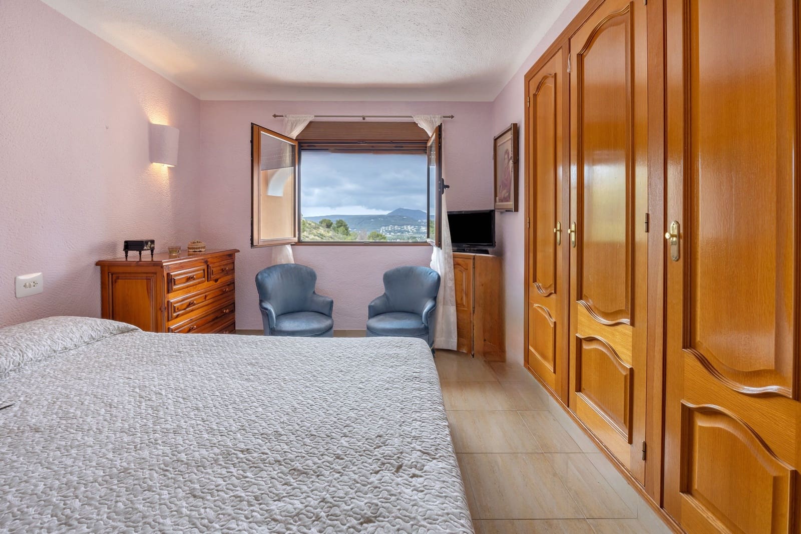 Chalet de 4 habitaciones en Javea / Xàbia en venta con piscina garaje - 750.000 € (Ref: 9834667)