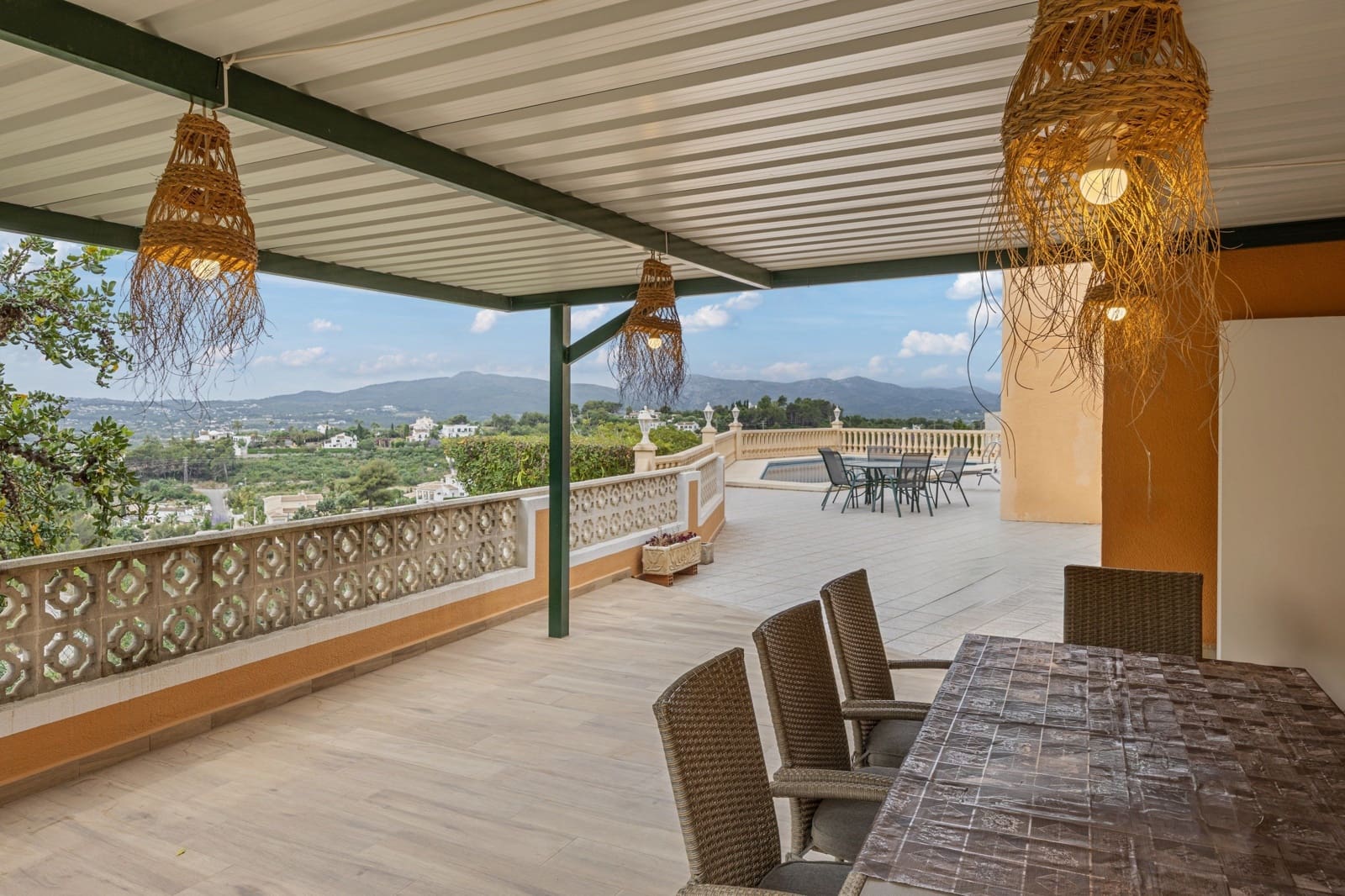 Chalet de 4 habitaciones en Javea / Xàbia en venta con piscina garaje - 750.000 € (Ref: 9834667)