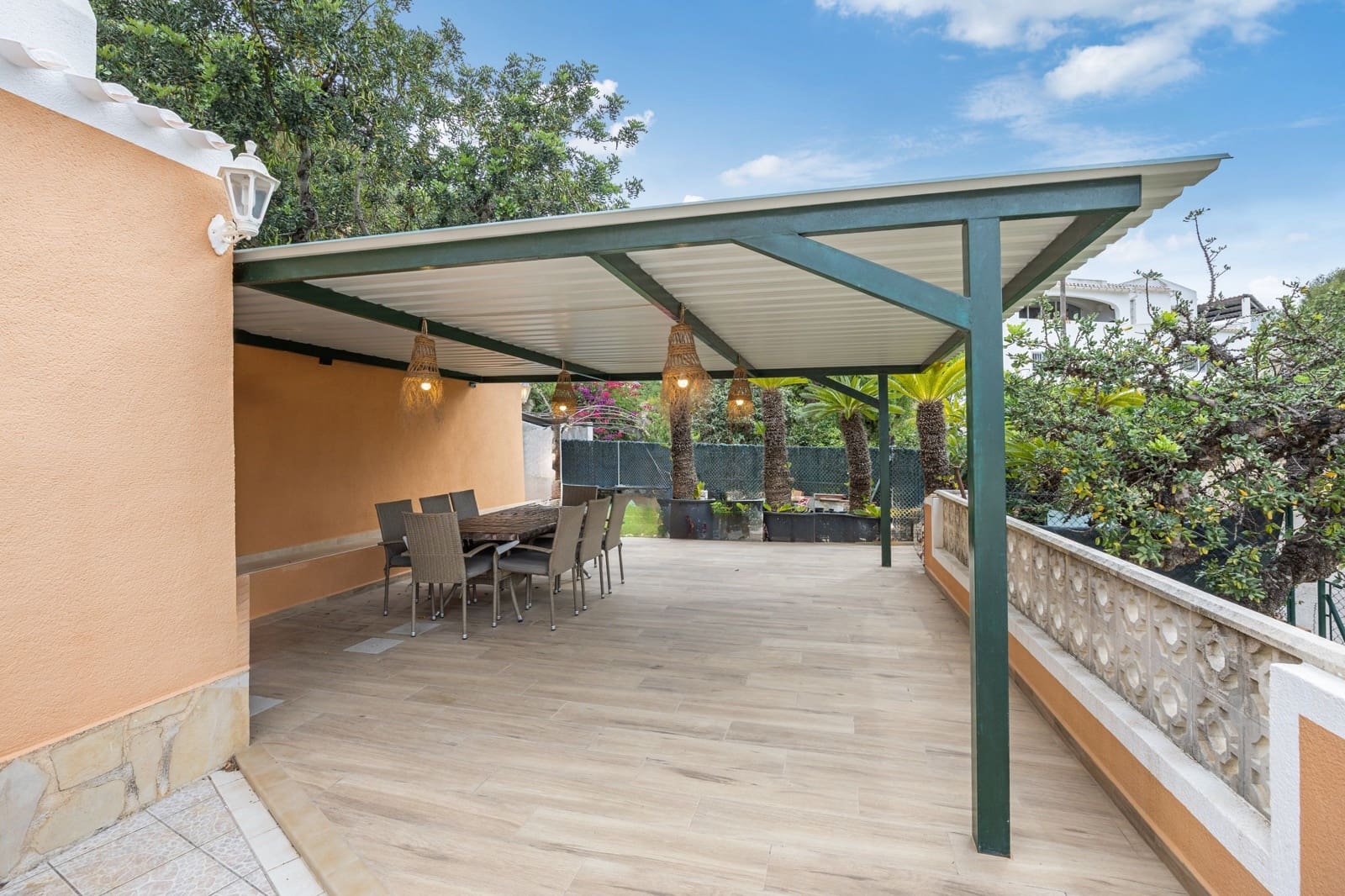 Chalet de 4 habitaciones en Javea / Xàbia en venta con piscina garaje - 750.000 € (Ref: 9834667)