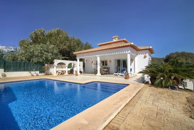 Chalet de 4 habitaciones en Javea / Xàbia en venta con piscina garaje - 870.000 € (Ref: 9834835)