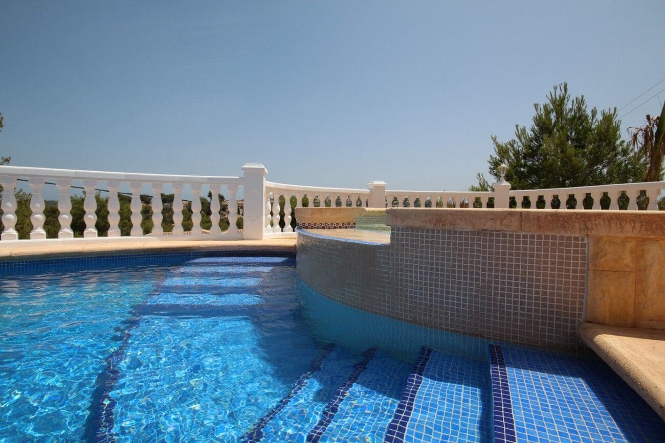 3 sovrum Villa till salu i Javea / Xabia med pool - 625 000 € (Ref: 9836717)