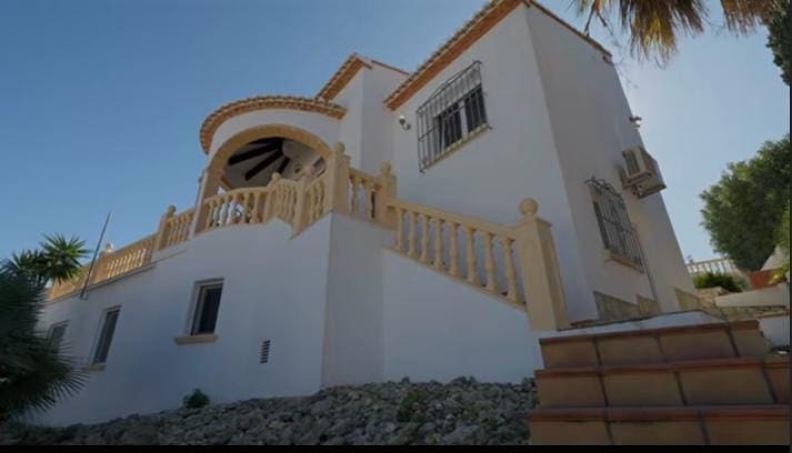 5 bedroom Villa for sale in Pedreguer with pool - € 485,000 (Ref: 9836724)