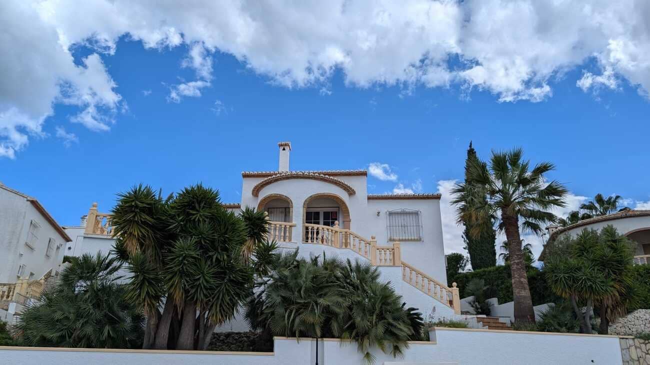 5 bedroom Villa for sale in Pedreguer with pool - € 485,000 (Ref: 9836724)