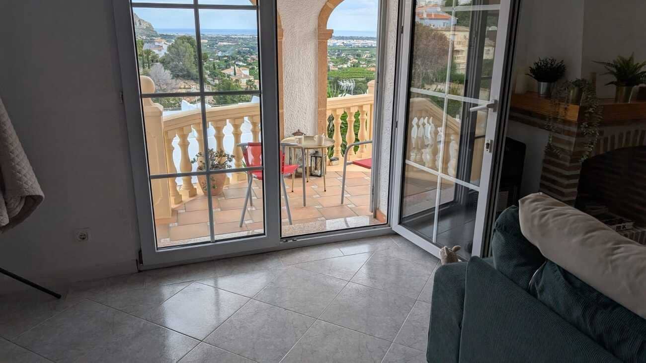 5 bedroom Villa for sale in Pedreguer with pool - € 485,000 (Ref: 9836724)