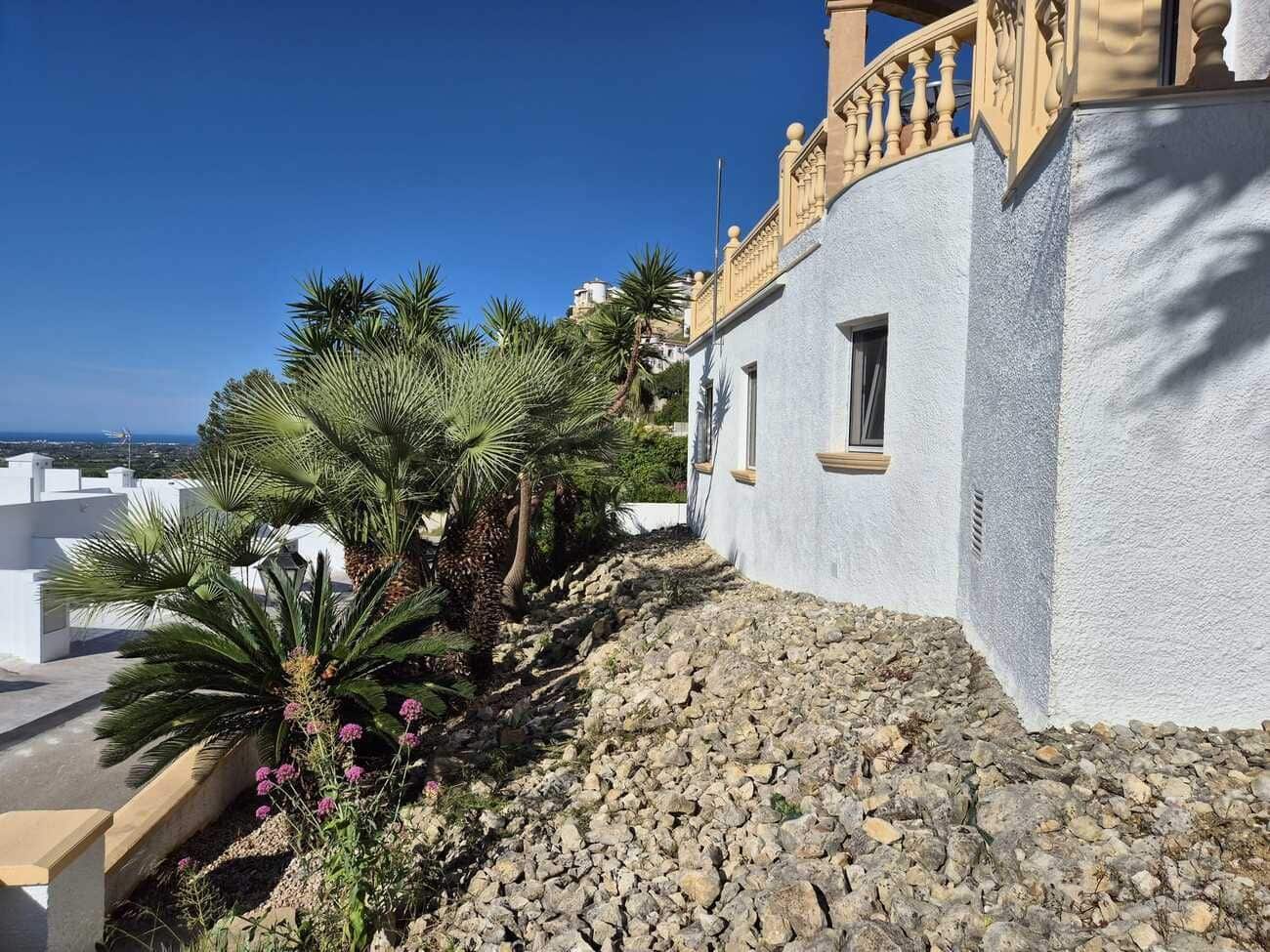 5 bedroom Villa for sale in Pedreguer with pool - € 485,000 (Ref: 9836724)